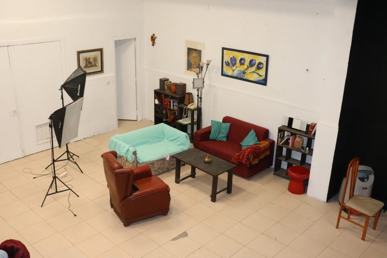 Set de rodaje de Plató Central disponible para alquiler (foto 1)